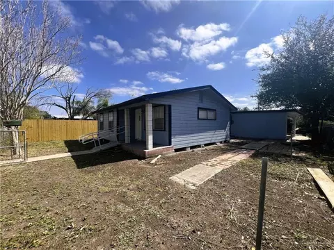 591 W Sonora Ave, Raymondville, TX 78580