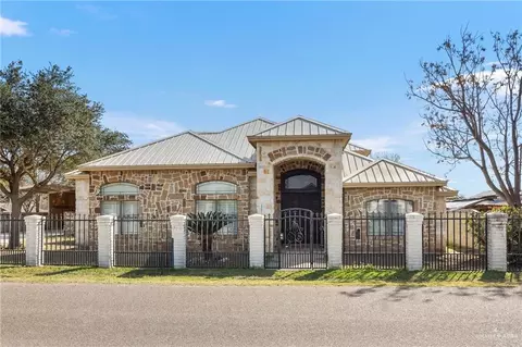 42 Elizabeth St, Rio Grande City, TX 78582