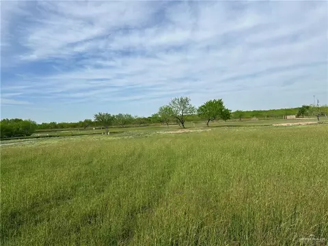 905 E Rhett Dr, Pharr, TX 78577