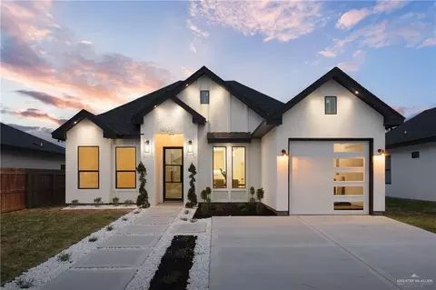 10924 N Baylie Bear Dr, Edinburg, TX 78541