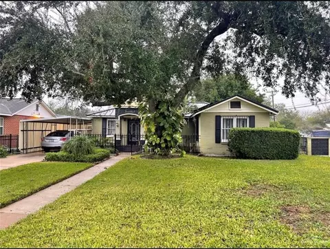 802 N 5th St N, Mcallen, TX 78501