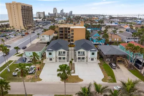 117 E Marlin St #B, South Padre Island, TX 78597