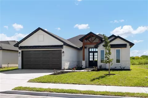 1010 Broken Arrow Dr, Alamo, TX 78516
