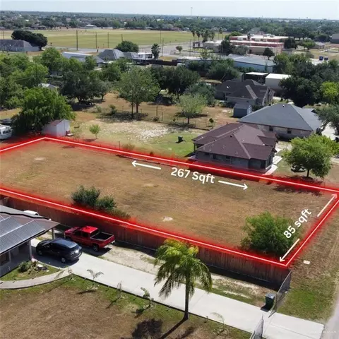 2200 Flores Dr, Mission, TX 78472