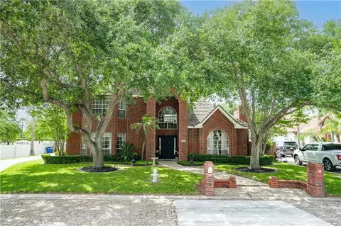 3535 Plazas Del Lago Dr, Edinburg, TX 78539
