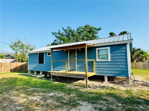 489 W San Francisco Ave, Raymondville, TX 78580