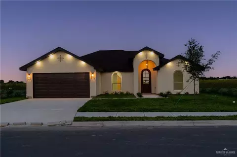 1022 Broken Arrow Dr, Alamo, TX 78516