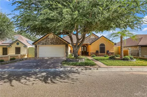 867 Hummingbird St, Roma, TX 78584