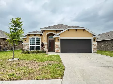 402 S Paseo Del Rey St, Mission, TX 78572