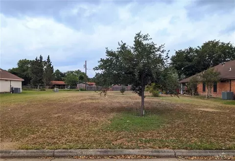 2107 Sugar Ln, Mission, TX 78572