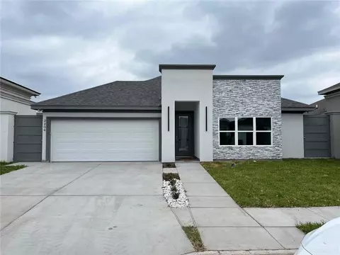2209 E 8th St, Mission, TX 78572