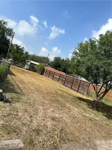 809 Evans St, Pharr, TX 78577