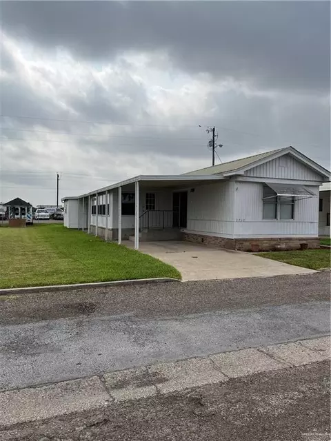 2717 Mesa Verde Dr, Weslaco, TX 78596