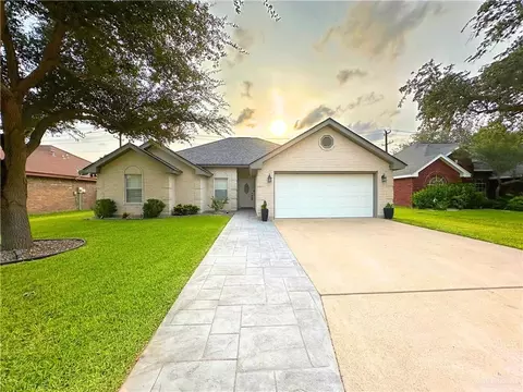 1801 Cardinal St, Mission, TX 78572