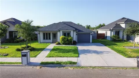 1021 W Dukakis Ave, Alton, TX 78573