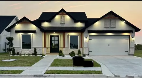 1021 Broken Arrow Dr, Alamo, TX 78516