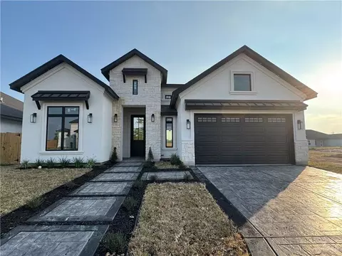 809 Magnolia St, Mission, TX 78572