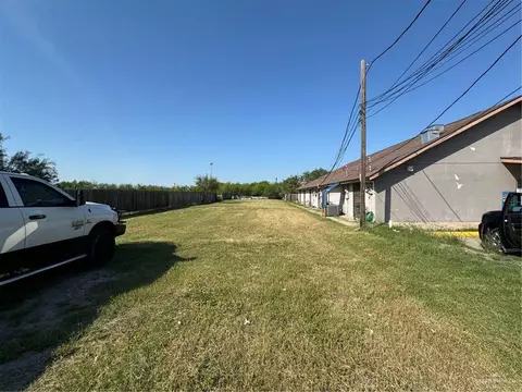 100 W Dicker Dr, Pharr, TX 78577 photo 4