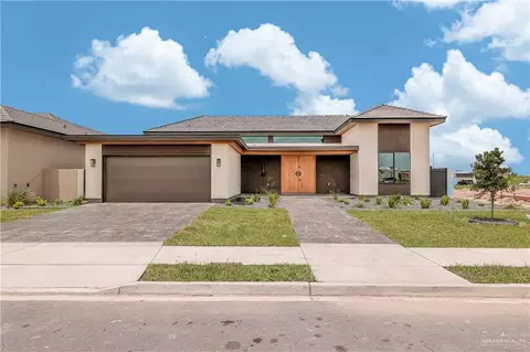 1709 S Queen St, Edinburg, TX 78539