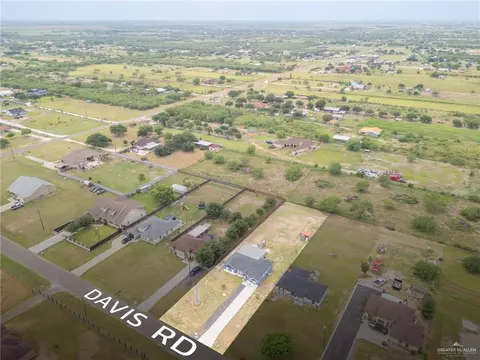 15319 E Davis Rd, Edinburg, TX 78542