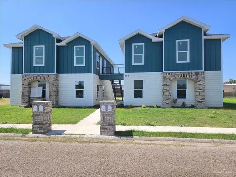 805 W Los Tesoros Dr, Pharr, TX 78577