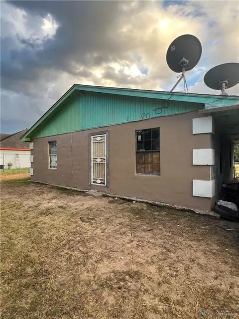 318 El Sendero Dr, Sullivan City, TX 78595