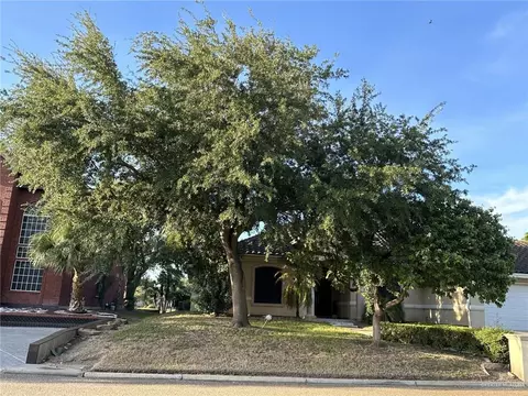 920 Rio Grande Dr, Mission, TX 78572