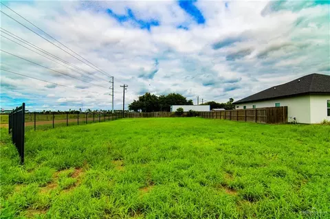10932 N Sugar Bear Dr, Edinburg, TX 78541