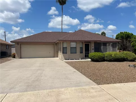 909 Santa Anna Dr, Alamo, TX 78516