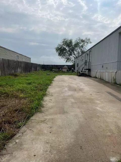124 Adams Ave, Mission, TX 78572