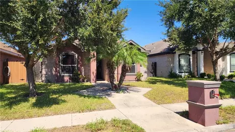 1613 Leann Rimes Rd, Edinburg, TX 78542