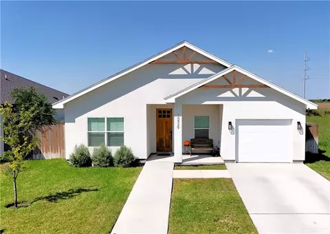 10929 N Baylie Bear Dr, Edinburg, TX 78541