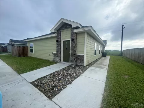 2214 E Valley Cir, La Feria, TX 78559