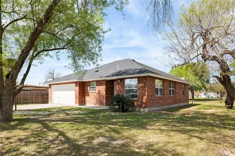 446 W Main St, Sebastian, TX 78594