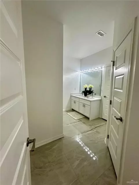 Entry Way - 403 S 12th St, Alamo, TX 78516 photo 1 of 2