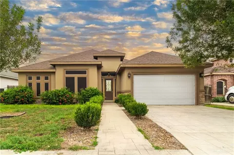 303 N 15th St, Hidalgo, TX 78557