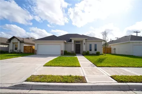 1002 Broken Arrow Dr, Alamo, TX 78516