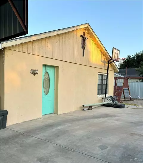 203 S Kain St, Rio Grande City, TX 78582