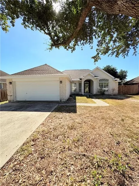 2202 E 20th St, Mission, TX 78572