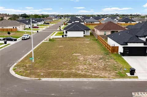 1013 E Pecan St, Alton, TX 78573