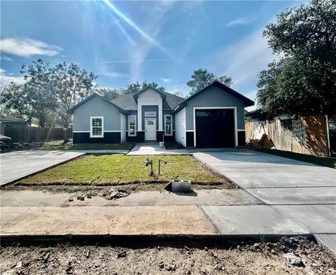310 W Ciro Caceres St, Elsa, TX 78543