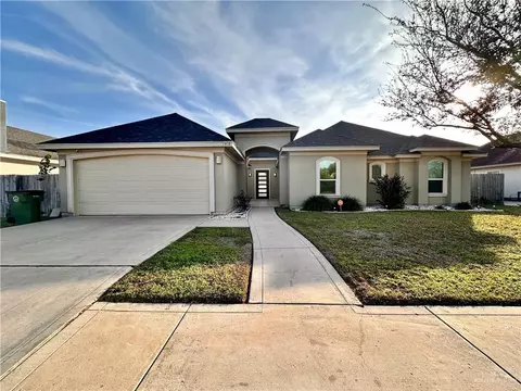 1302 E 28th St, Mission, TX 78574