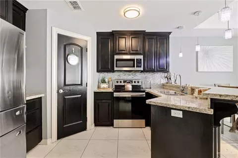 Kitchen - 507 Crystal Dr, Pharr, TX 78577 photo 2 of 2