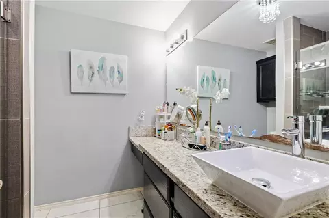 Bath - 507 Crystal Dr, Pharr, TX 78577 photo 2 of 2