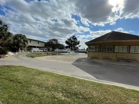 3637 N Kenyon Rd N, Edinburg, TX 78539