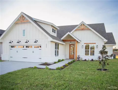 731 Saint Vincent Dr, Alamo, TX 78516