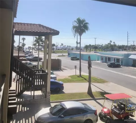 107 E Pike St, South Padre Island, TX 78597