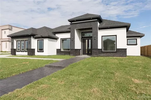 2618 Kingdom Dr, Weslaco, TX 78599