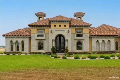 8702 Oak Meadow Dr, Edcouch, TX 78538