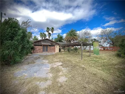 703 S Border Rd S, Alamo, TX 78516